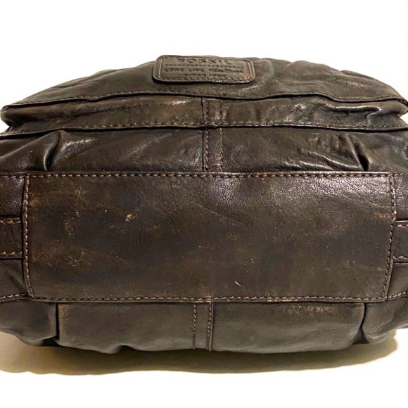 Elegant Black distressed Leather Tote Bag - Picture 3 of 9